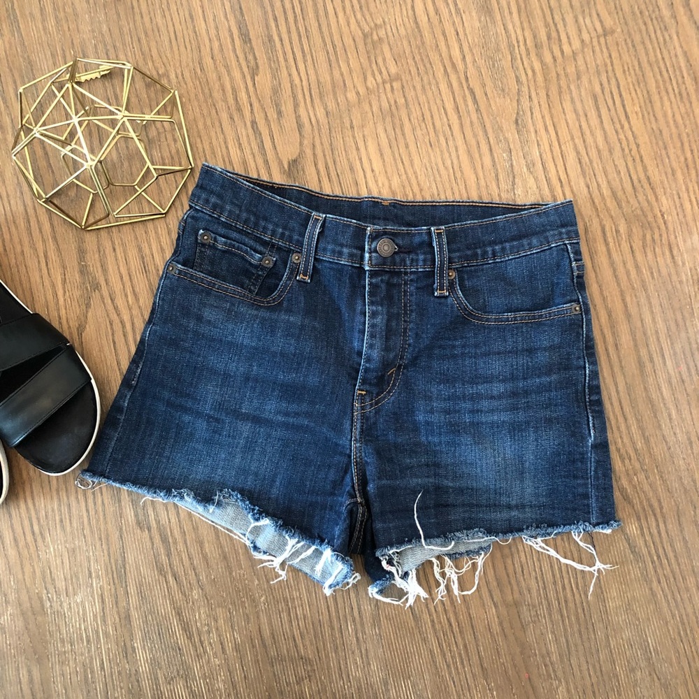 Levi’s mid-rise denim shorts